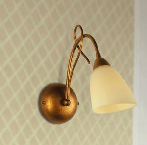 Applique classico 1 luce ferro battuto bronzo dorato vetro crema satinato