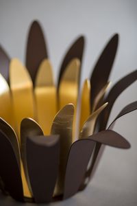 Centrotavola corten marrone oro design moderno