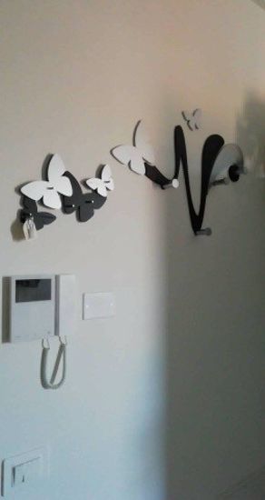 Appendiabiti da parete moderno farfalle legno nero-grigio