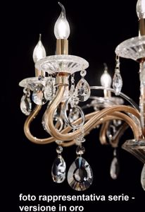 Grande lampadario classico 8 bracci in cristallo trasparente e pendenti molati
