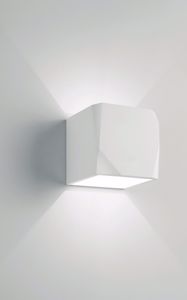 Applique cubo design di gesso bianco