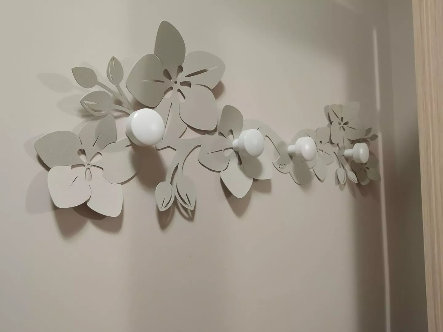 Appendiabiti da parete 46x125 cm Modern Flowers Grey