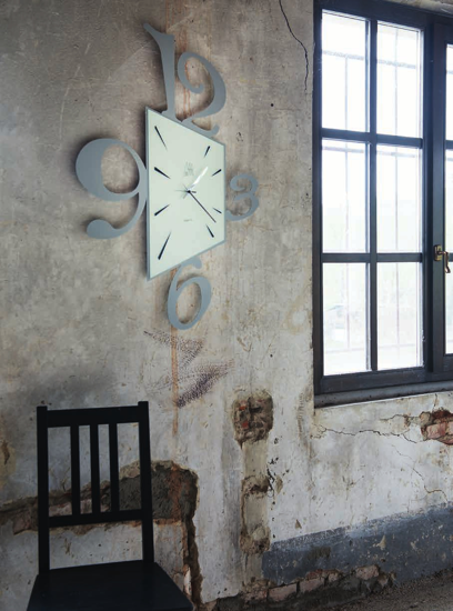 Orologio da parete per soggiorno colore alluminio moderno