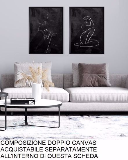 Quadro verticale canvas donna in posa design moderno 53x73 cornice nero opaco