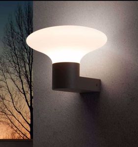 Applique per esterno giardino design moderno ip44 lampada da parete