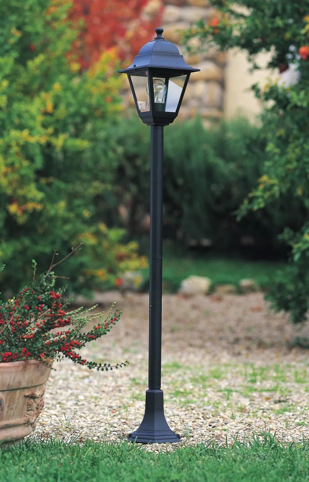 Lampione nero da giardino ip43 per esterno stile classico - 7EFA