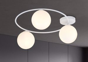 Plafoniera moderna per cucina bianca tre luci sfere di vetro