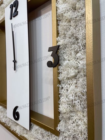 Orologio da parete 60x60 oro con lichene bianco stabilizzato design contemporaneo