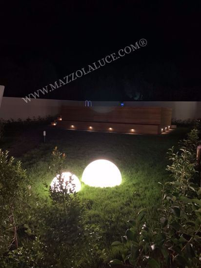 Lampada da terra per giardino semisfera ip65 bianca linea light hanging ohps per esterni