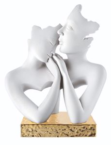 Soprammobile moderno statuetta innamorati gesso bianco base oro