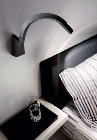 Applique per comodino camera da letto moderna squadrato bianco linea light snake
