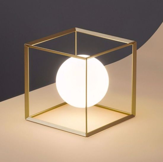 Abat jour cube perenz da comodino gabbia oro sfera vetro bianco
