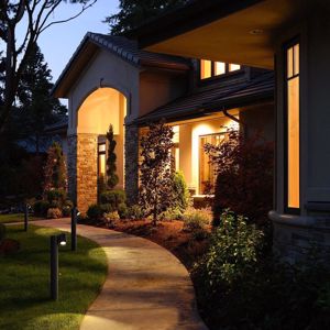 Lampione da giardino moderno nero luce orientabile ip54 per esterno