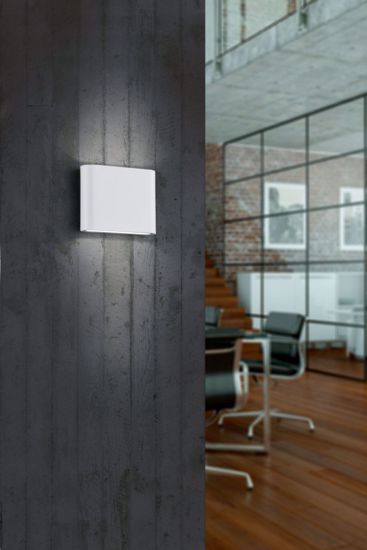 Applique led biemissione 5w 3000k per balcone moderna bianca ip54