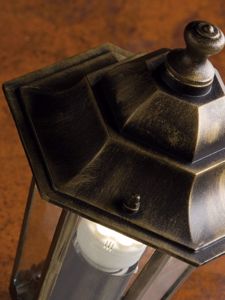 Lampione palo classico da giardino lanterna colore brunito ip43 per esterno