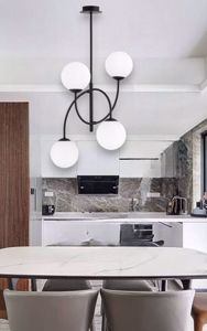 Plafoniera da soffitto nera per cucina moderna 4 sfere vetro bianche mazzola luce