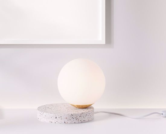 Lampada da tavolo moderna abat jour marmo grigio sfera vetro bianco