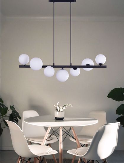 Lampadario moderno nero sfere bianche per tavolo soggiorno