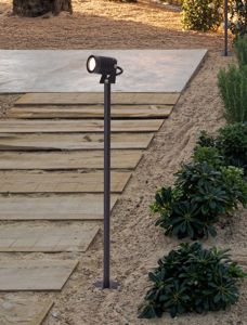 Lampione paletto da giardino con faretto orientabile ip65