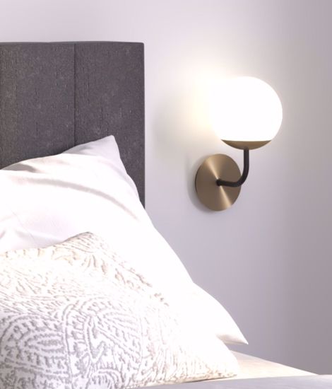 Applique da comodino oro nero sfera vetro bianco per camera da letto stile contemporaneo