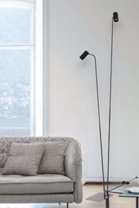 Piantana nera due luci orientabili design moderna da lettura per soggiorno