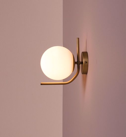 Applique oro da comodino sfera vetro bianco