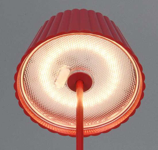 Lampada da esterno rossa da tavolino ricaricabile ortatile led moderna