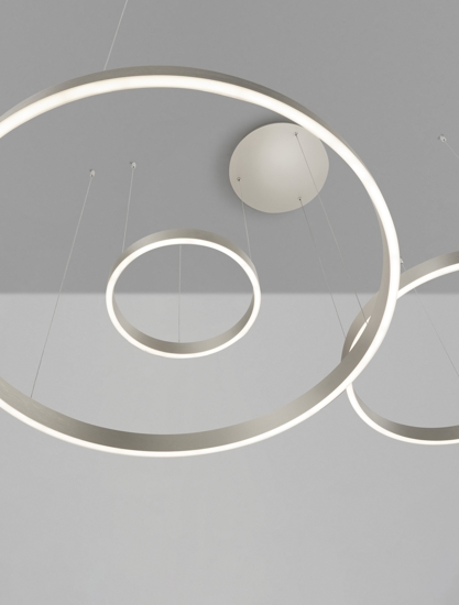 Lampadario moderno cerchi champagne argento per soggiorno
