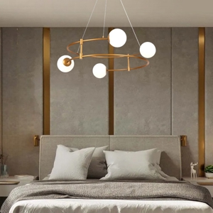 Maytoni lampadario per camera da letto oro sfere vetro bianco