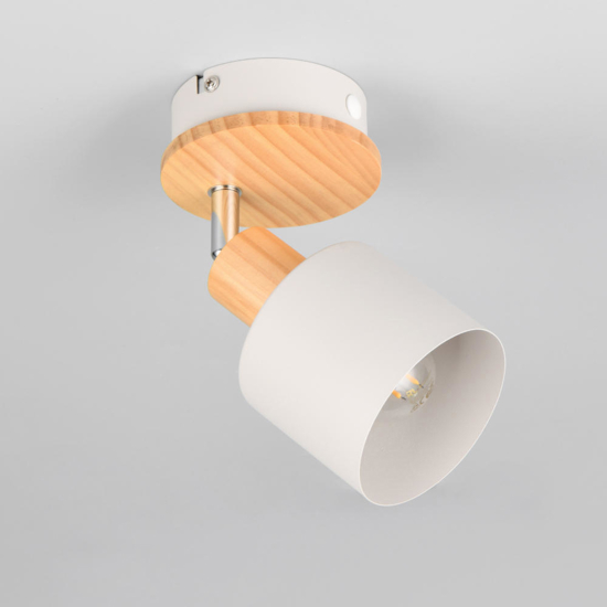 Faretto a soffitto grigio dettagli legno luce orientabile