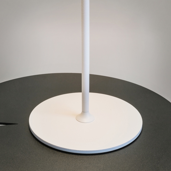 Lampada da tavolo portatile maytoni bianca led da 2200k a 4000k per esterno