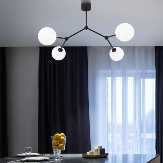 Lampadario per camera da letto nero 4 bocce bianche
