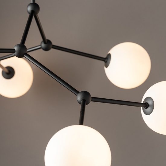 Plafoniera moderna per salotto nero 6 bocce bianche