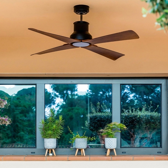 Ventilatore da soffitto per esterno nero pale marrone fino a 18mq