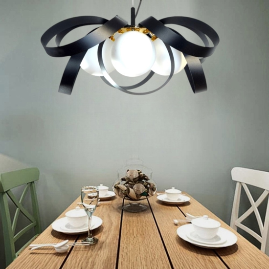 Lampadario design fiocco nero oro per soggiorno