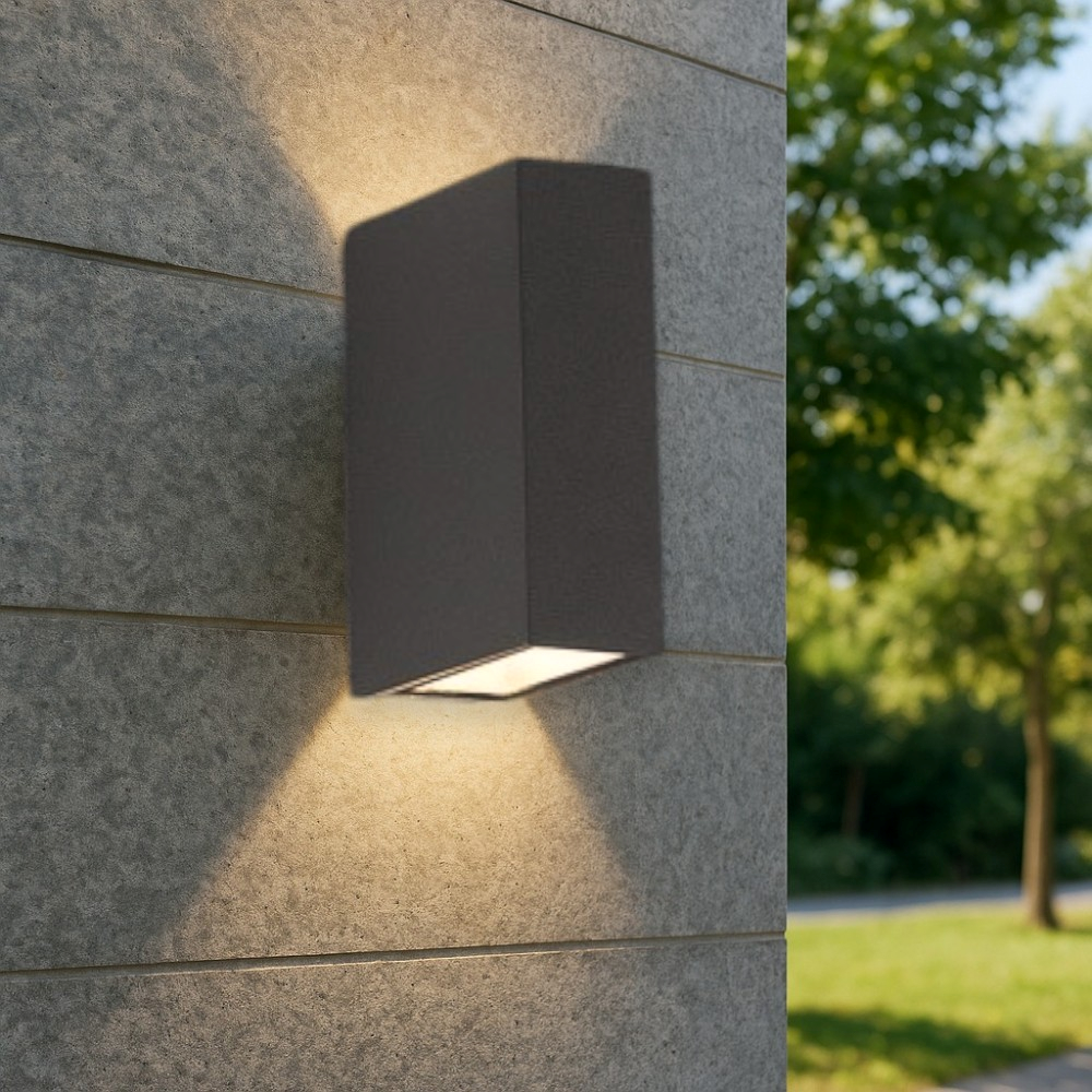 Lampada da parete per esterni moderna nera con LED 2 luci