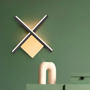Applique moderna design nero oro led 10w 3000k