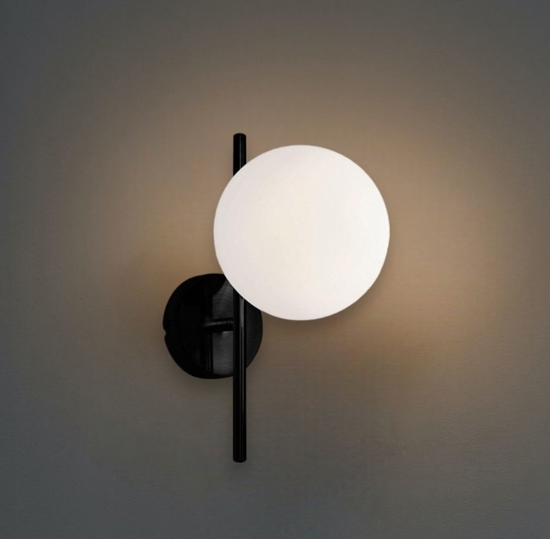 Lampada moderna da parete nero sfera di vetro bianco