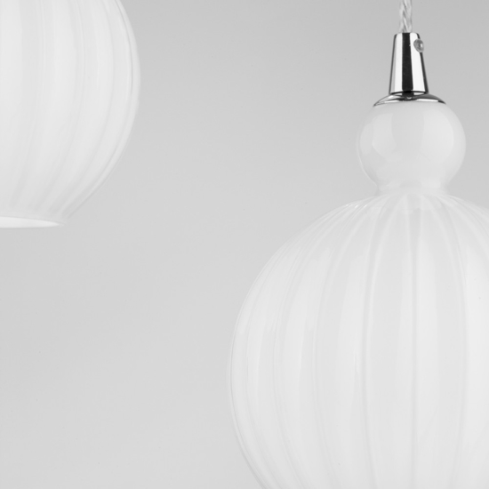 Lampadario vetri bianchi pendenti per camera da letto moderna