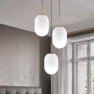 Lampadario per camera da letto oro vetri sfumati bianchi