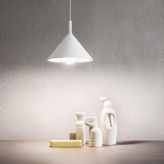 Lampada a sospensione per isola cono bianco gea luce