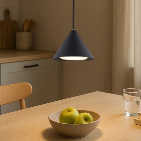 Lampada cono nero per isola moderna