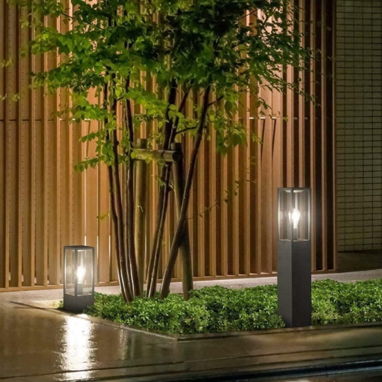 Lampione da giardino squadrato antracite diffusore in vetro