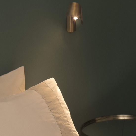Applique per camera da letto moderna bronzo orientabile