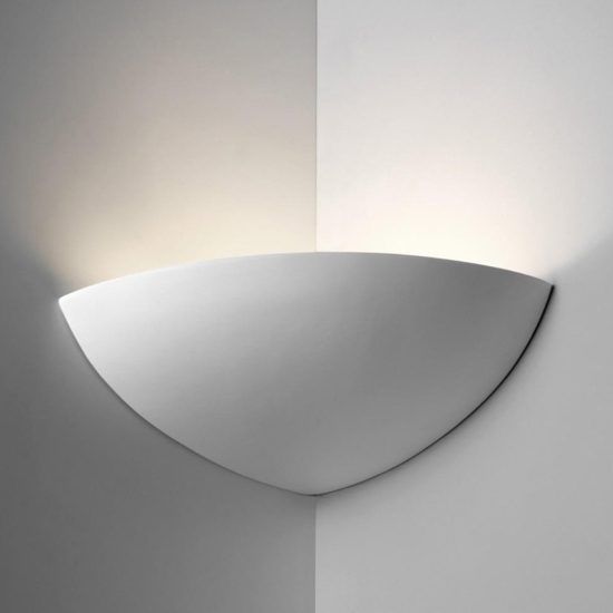 Applique angolare di gesso ceramico bianco 