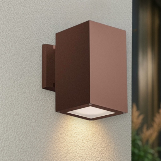 Applique per esterno quadrato marrone gea luce