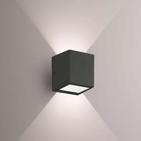 Applique nero da esterno cubo fp