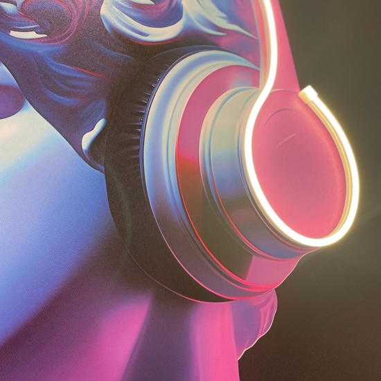 Quadro busto con cuffie moderno luminoso led 120x80 cm