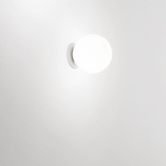 Applique da parete moderna sfera vetro bianco affralux potiri