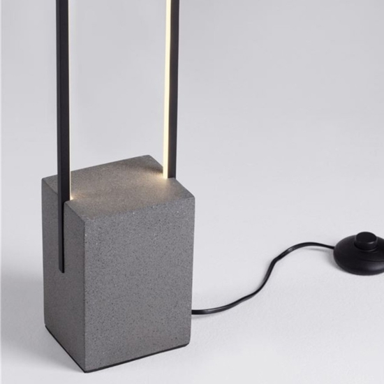 Piantana design minimalista led 3000k base in cemento